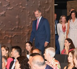 Sus Majestades los Reyes a su entrada en el auditorio