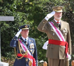 Su Majestad el Rey al inicio del acto millitar