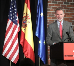 Su Majestad el Rey durante su intervención en la entrega del Premio Internacional Joan Margarit de Poesía