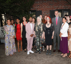 Fotografía de grupo de Su Majestad el Rey con una representación del Instituto Cervantes de Nueva York