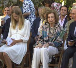 Doña Sofía, junto a Su Majestad el Rey de los Belgas, en los prolegómenos del acto