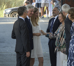 Su Majestad la Reina Doña Sofía conversa con Su Majestad el Rey de los Belgas