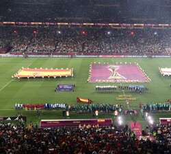 Cermonia de presentación de las selecciones nacionales de España e Inglaterra de fútbol femenino