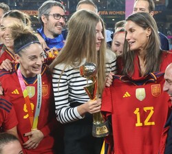 Doña Letiza y Doña Sofía durante la celebración