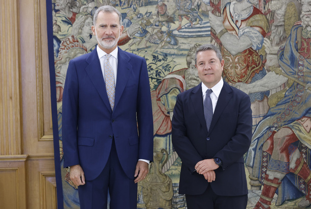 Su Majestad el Rey junto a Emiliano García-Page Sánchez, Presidente de la Junta de Comunidades de Castilla-La Mancha