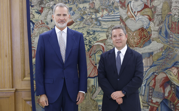 Su Majestad el Rey junto a Emiliano García-Page Sánchez, Presidente de la Junta de Comunidades de Castilla-La Mancha