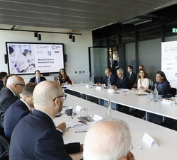 Desarrollo de la reunión presidida por la Reina