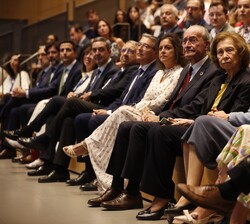Su Majestad la Reina Doña Sofía durante el desarrollo del acto