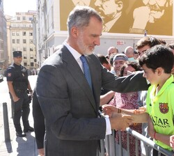 Los vecinos de Santander saludan al Rey