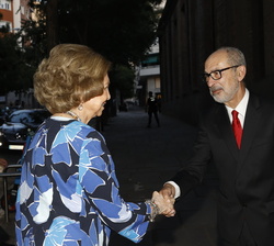 Su Majestad la Reina Doña Sofía es recibida por el subsecretario de Agricultura, Pesca y Alimentación, Ernesto Abati