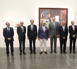 El Rey junto a las autoridades asistentes al III encuentro Luso-Español: “Desafíos del Siglo XXI”