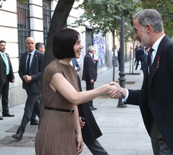 Su Majestad el Rey recibido por la ministra de Ciencia e Innovación en funciones, Diana Moran