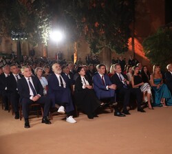 Sus Majestades los Reyes en primera fila durante el espectáculo flamenco