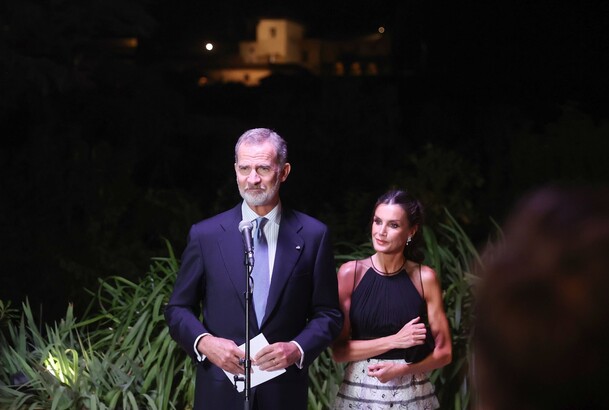 Intervención de Su Majestad el Rey a los asistentes a la cena con motivo de la Cumbre de la Comunidad Política Europea, acompañado de Su Majestad la R