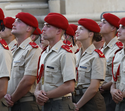 Su Alteza Real la Princesa de Asturias en formación esperando a entrar en la Basílica del Pilar