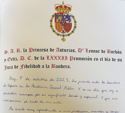 Firma de Su Alteza Real la Princesa de Asturias en el libro de honor de la Academia General Militar