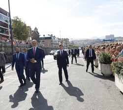 Don Felipe recibe el cariño de los vecinos de Getxo a su llegada al Real Club Marítimo del Abra-Real Sporting Club