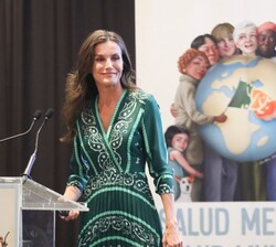 Su Majestad la Reina a la finalización de su intervención