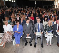 El Rey en la primera fila de asientos