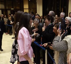 La Reina con los asistentes al cocierto