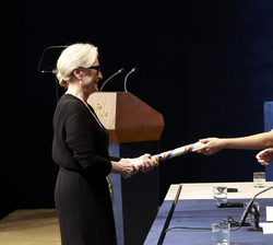Doña Leonor entrega el Premio Princesa de Asturias de las Artes 2023 a Meryl Streep