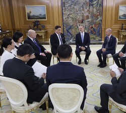 Audiencia de Su Majestad el Rey a una delegación del Senado de la República de Filipinas