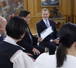 Don Felipe durante la intervención del residente del Senado de Filipinas en el desarrollo de la audiencia
