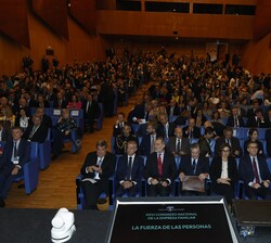 El Rey en la primera fila de asientos