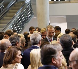 Don Felipe con los aasistentes al XXVI Congreso Nacional de la Empresa Familiar (IEF)