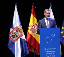 Su Majestad el Rey dirige unas palabras durante el acto