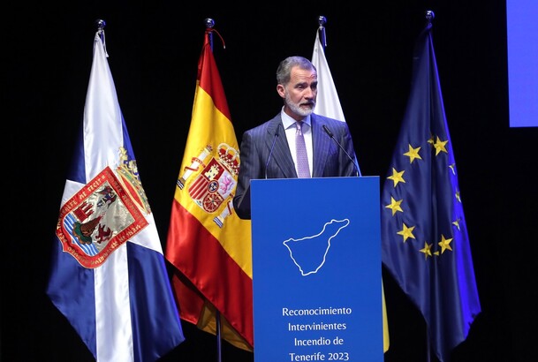 Su Majestad el Rey dirige unas palabras durante el acto