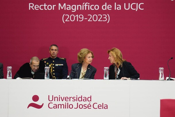 Su Majestad la Reina Doña Sofía durante el acto
