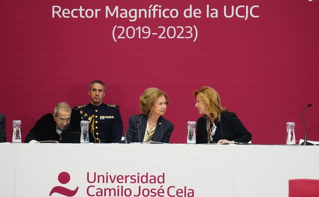 Su Majestad la Reina Doña Sofía durante el acto