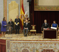 Sus Majestades los Reyes; la Princesa de Asturias y la Infanta Sofía durante la intervención de la presidenta del Congreso