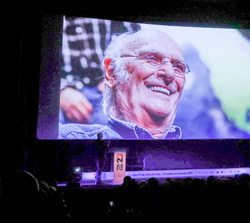 Proyección del vídeo homenaje al cineasta Carlos Saura 