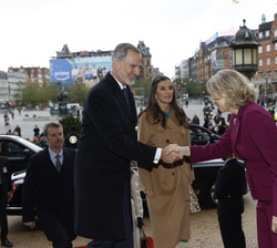 Sus Majestades los Reyes son recibidos por la alcaldesa de Copenhague, Sophie Hæstorp Andersen