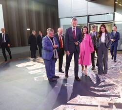 Sus Majestades los Reyes finalizan su visita al Centro de Arquitectura Danés (DAC)