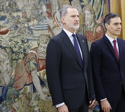 Su Majestad el Rey junto al presidente del Gobierno