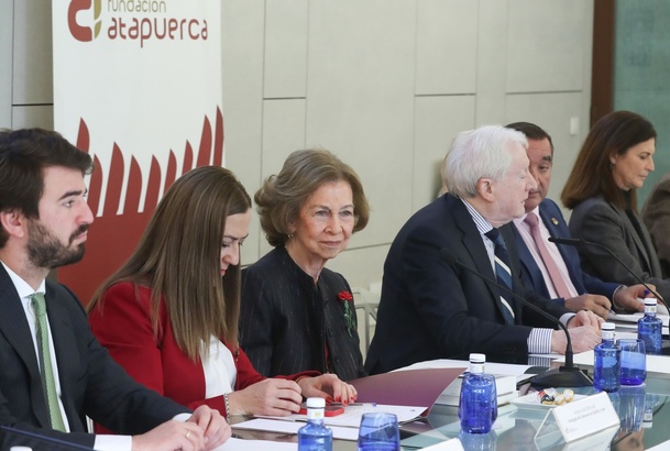 Doña Sofía en un momento de la reunión del Patronato de la Fundación Atapuerca