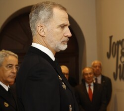 Su Majestad el Rey visita la exposición temporal "Jorge Juan. El legado de un marino científico" en el Museo Naval de Madrid