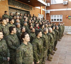 Su Majestad el Rey dirige unas palabras al personal de la Academia de Aviación del Ejército de Tierra