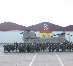 Fotografía de grupo con los jefes de las tres unidades visitadas