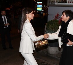 Sus Majestades los Reyes recibidos por la ministra de Vivienda y Agenda Urbana, Isabel Rodríguez