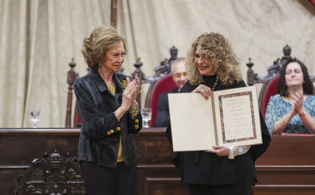 Su Majestad la Reina Doña Sofía junto a la galardonada Gioconda Belli, Premio de Poesía Iberoamericana 2023