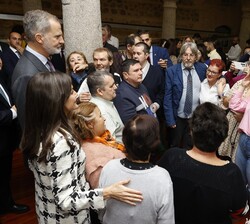 Encuentro de los Reyes con los residentes de la Residencia Comunitaria “Hospital del Rey”