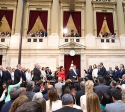 Don Felipe, durante el juramento constitucional del Presidente electo de la Nación, Javier Gerardo Milei y la imposición de la Banda Presidencial