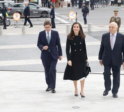 Llegada de la Reina a la sede de CaixaBank