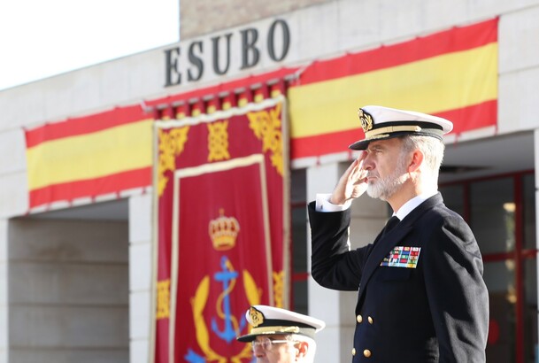 A su llegada, Su Majestad el Rey recibe Honores de Ordenanza