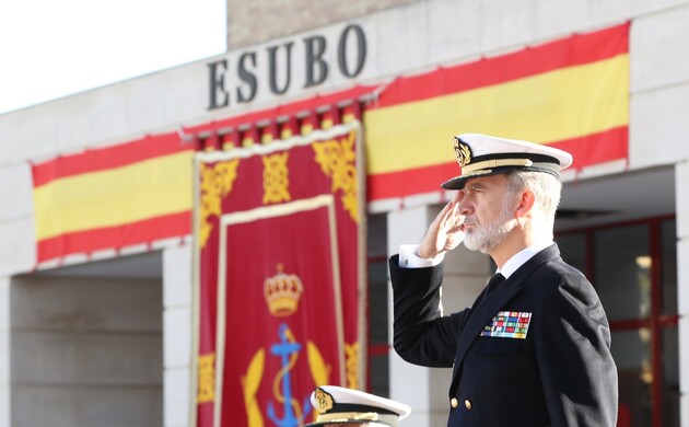 A su llegada, Su Majestad el Rey recibe Honores de Ordenanza