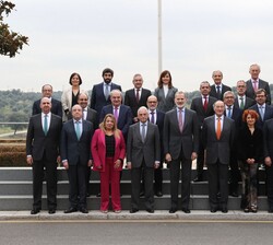 Don Felipe acompañado por los asistentes a la audiencia 